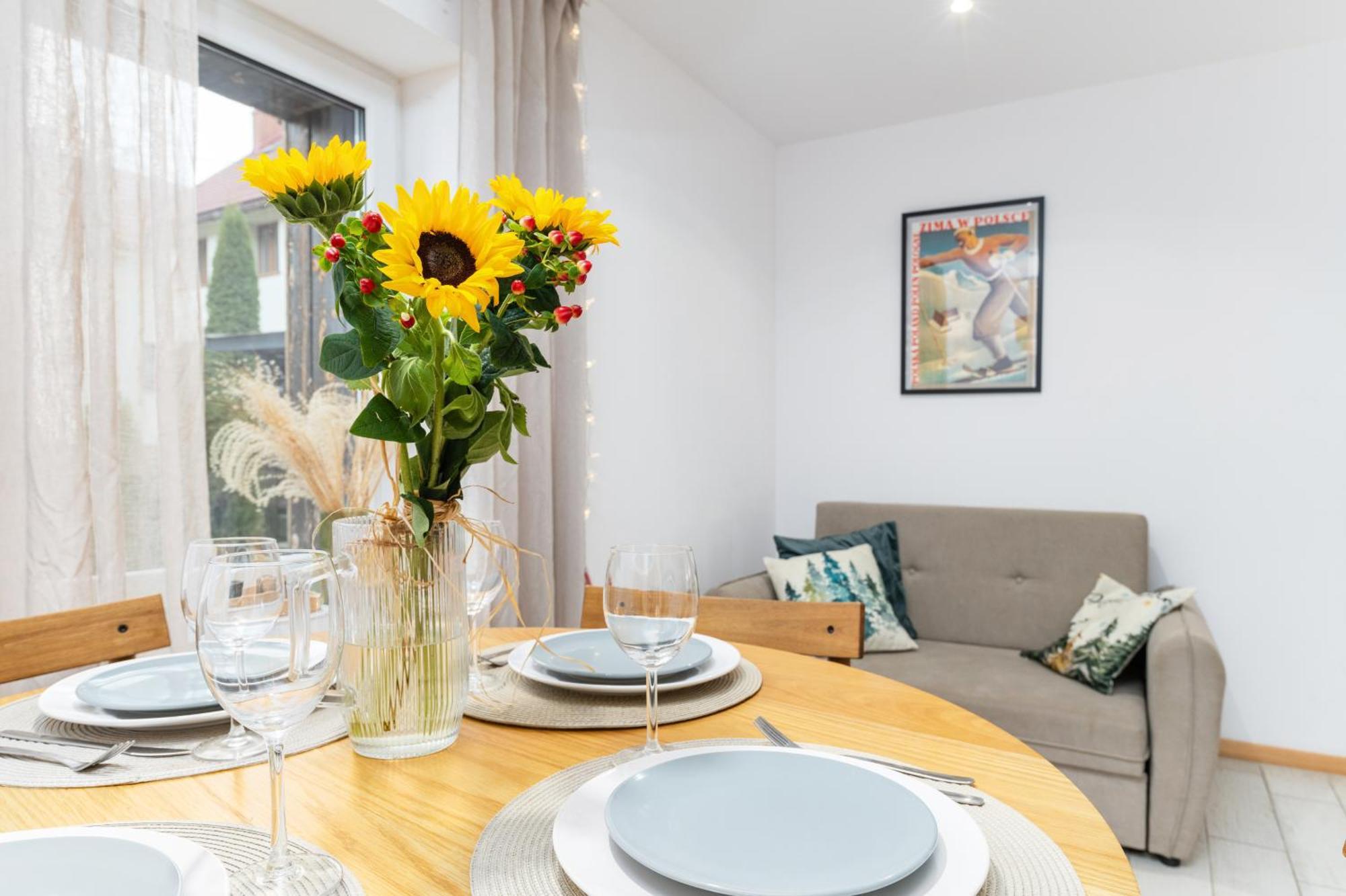 W Deski Dom Apartamenty Krzyżowa Exteriör bild