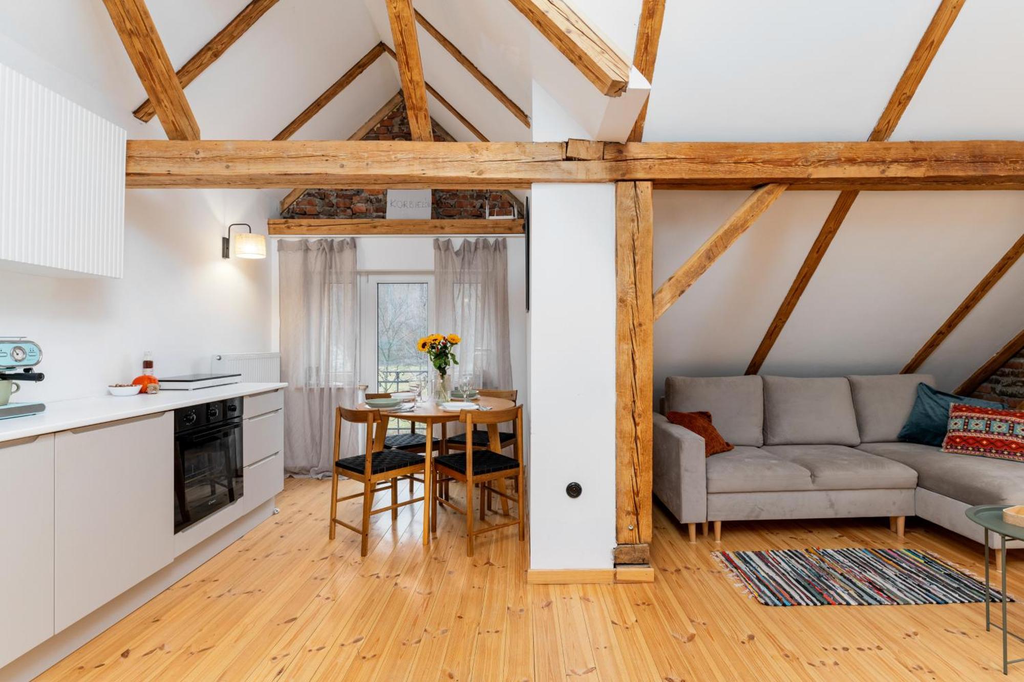 W Deski Dom Apartamenty Krzyżowa Exteriör bild